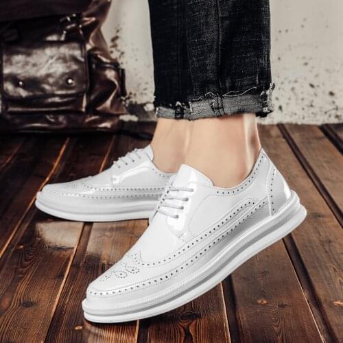 2021Fashion Hollw Men Leather Formal Dress Shoes Wedding Party Men Dress Oxford Man Comfortable Lace-Up Business Party Footwear