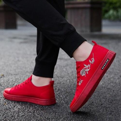 Retro Lace-up Rubber Men Casual Shoes Male Sneakers Solid Flat Spring Casual Shoes Wild casual trend Rose embroidery D7-28