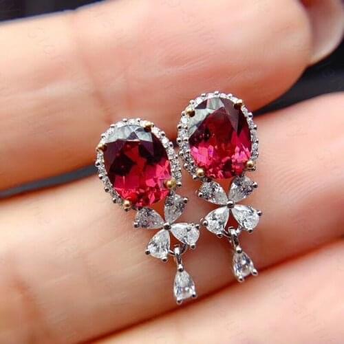 New style natural garnet earrings 925 silver ladies high-end earrings main stone size 6x8mm