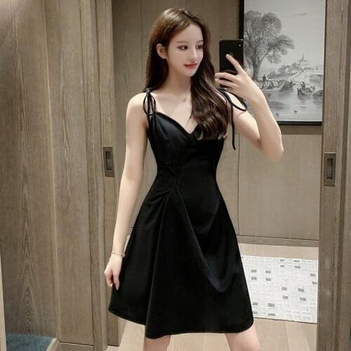 Summer 2020 New Korean Style of Hepburn Wind French Small Black Dress Waist Slimming Sleeveless Sling A-line Dress Female