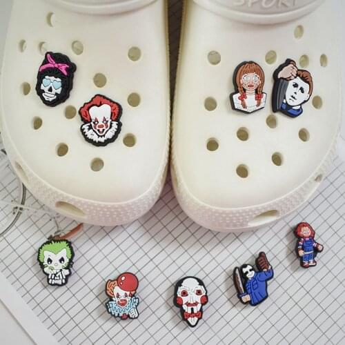 Hole Slippers Shoe Buckle Anime Cute Chars Croc Halloween Spoof Decoration Designer Accesoire Garden Shoe Decoration Kid Gift