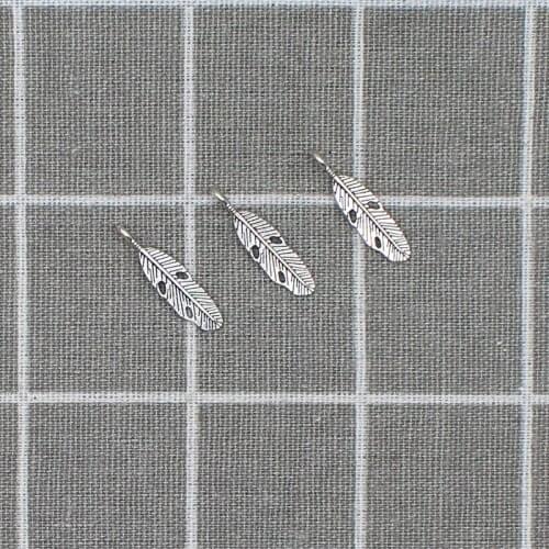 15pcs 7*28mm Ancient Silver Color Leaves feather Charms Connection Pendant For Jewelry Making DIY Metal necklace Crafts X1798