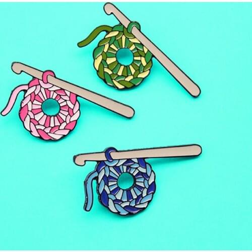 Knitting wool ball Enamel Pins Pink green blue wool Ball Metal Brooch Lapel Pin Badge jewelry for Fans Spille