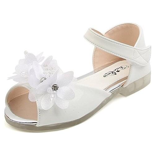 2021 summer new childrens Korean sandals girls pearl string flower princess sandals soft sole sweet for party cute fashion shoe