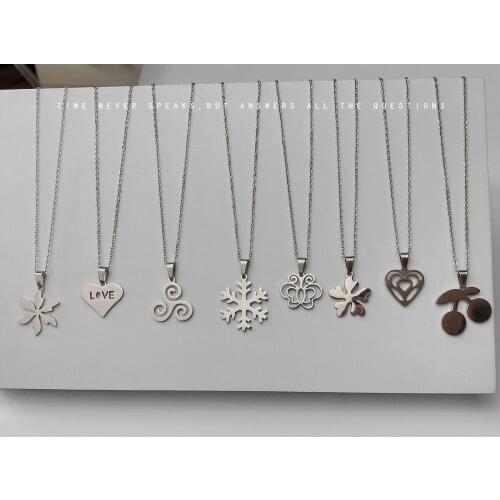 Titanium Steel Necklaces for Women Heart Cherry Pendant Necklace Hip-hop Trend Snowflake Chain Necklace Accessories Jewelry