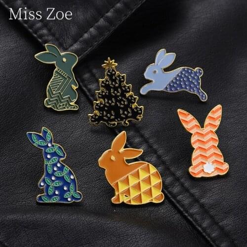 Three-Dimensional Rabbit Enamel Pins Custom Cute Christmas Bunny Wavy Lines Trees Brooches Collar Badges Gifts For Kids Jewely