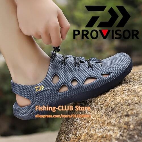 2021 New DAIWA Fishing Shoes Men Outdoor Sandals Leisure Mountaineering Shoes Simple Mesh Hollow Out Shoes Beach Sports Sandals