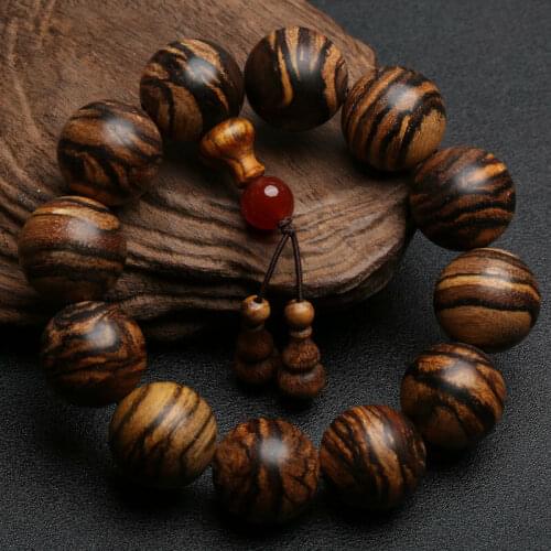 Flowers nanmu wood & Red Beads Tibetan Buddhism Amulet Bracelet