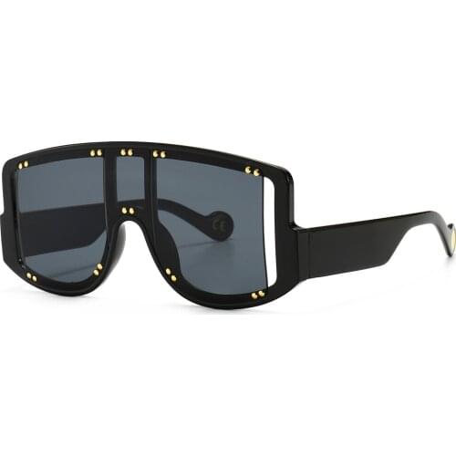 Veshion Black Retro Sunglasses Women Oversized Uv400 One Piece Big Sun Glasses for Men Brown Rivets 2021 Spring Accessories