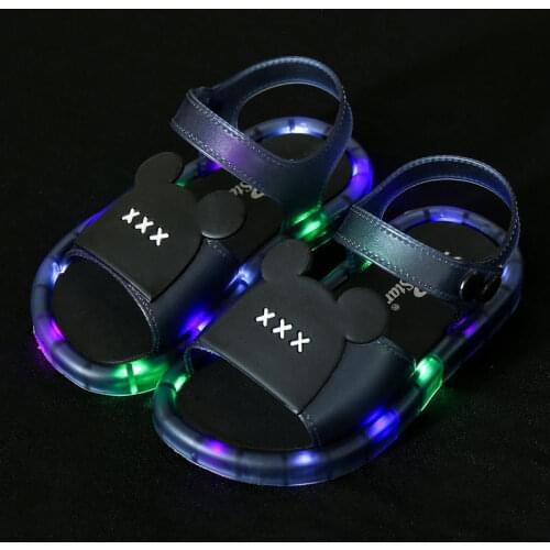 2021 Footwear Luminous Jelly Summer Childrens LED Slipper Girls Slippers PVC Non-slip Beach Sandals Kids Home Bathroom