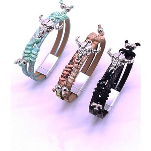 Leather Bracelets for Women Fashion Magnet Buckle Leather Alloy Bull Head Bracelet Bohemian Hand-woven Leather Bracelet Jewelry