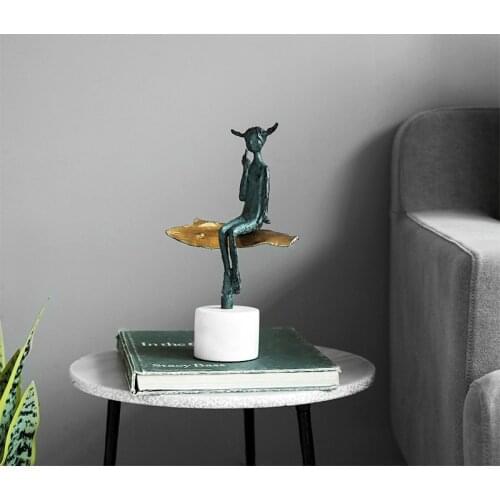 Modern Healing Cast Iron Crafts Artistic Innocent Little Girl Statue Sit On Golden Leaves Figurines Decor Home Living Room