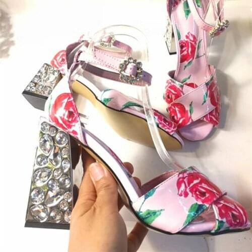 2019 Glitter Crystal Heels Woman Shoes Peep Toe Chic Floral Sandalias Mujer Buckle Design Women Gladiator Wedding Dress Shoe