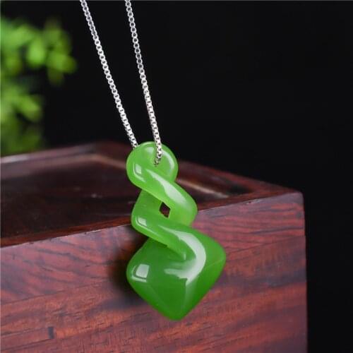 Natural Green Jade Pendant Hand-Carved Jadeite Necklace for Women Jewelry Fashion Accessories Necklace