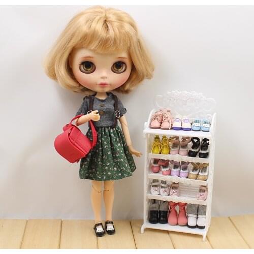 Dolls Shoe rack about 18 CM high