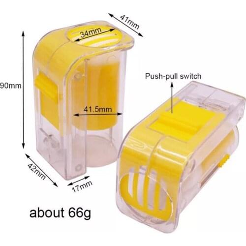 2Pcs Bee Queen Marking Catcher Plastic One Handed Marker Bottle Plunger Plush Beekeeper Tools Garden Queen Bee Clip Cage Catcher