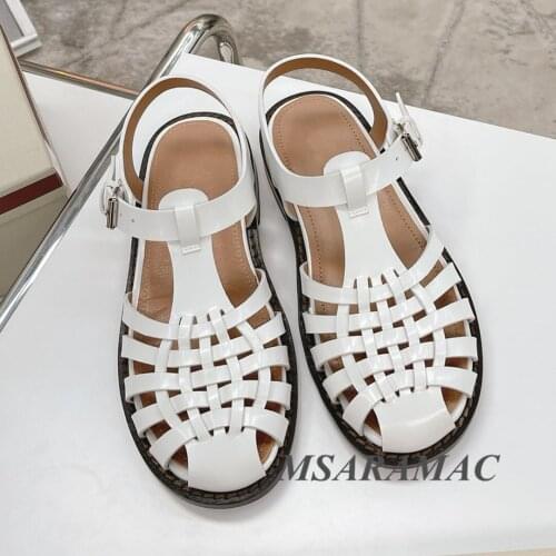 White Hollow Roman Sandals Genuine Leather Round Toe Womens All-match Beach Sandals Fashion Girls All-match Flat Sandals Summer