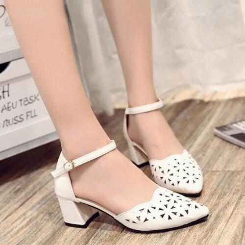 2021 Women Square Heel Sandals Round Toe Hollow Out Chunky Gladiator with Strap White Summer Shoes Plus Size 41 Fashion Shoes