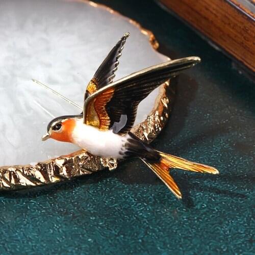 2021 Hot Fashion Enamel Flying Swallow Brooch Pins For Women Animal Bird Broche Jewelry Gift Halloween Wedding Party Accessories