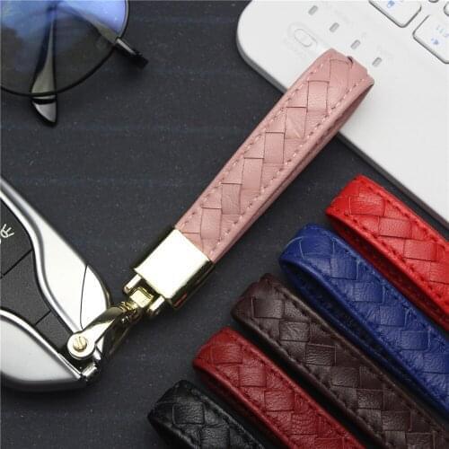 Women Men Luxury Cute Car Keychain Keyring For VOLVO XC90 S60 V40 V50 XC60 C30 Personalized Creative Key Ring Pocket Key Holder