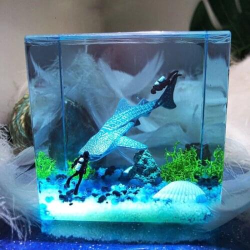 Ocean Whale Shark Diver Crystal Qitan Ocean Church Resin Decoration Car Decoration Creative Gift