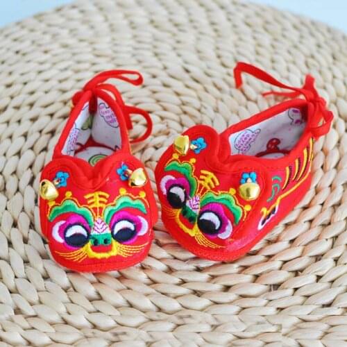 Handmade Tiger Head Shoes for Newbron Baby One Month Infan 100 Days Embroidered Tiger Shoes Chinese Style Soft Sole Cloth Shoes