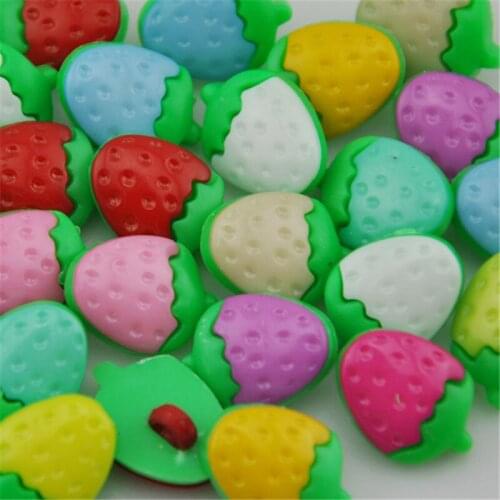 100pcs Strawberry Plastic Button backhole craft/sewing cute buttons lots mix PT65