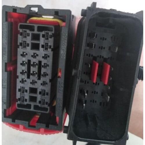 Automotive Connectors FOR Front Insurance Bundle Plug Connector USED