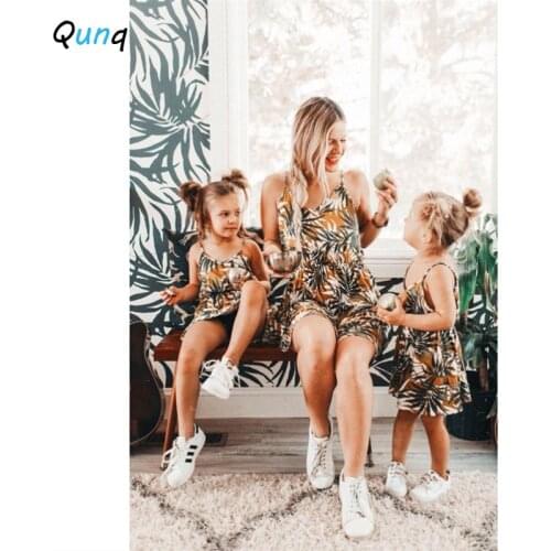 Qunq Mommy and Me Daughter Dress Summer Sleeveless Leaves Print Dress for Woman Kids 2020 New Casual Family Matching Outfits
