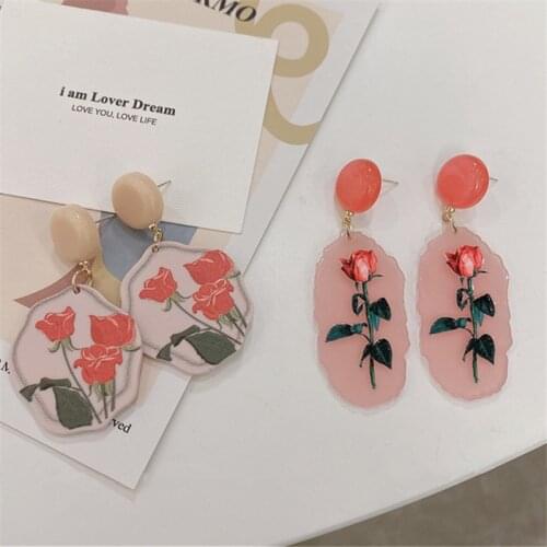 AOMU 2021 New Vintage Pink Acrylic Polygon Flower Earrings Cute Smooth Irregular Geometric Rose Drop Earrings for Women Jewelry