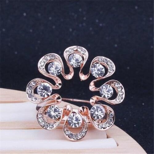 Large Flower Brooches Pins Crystal Rhinestone Brooch Pin Women Wedding Party Brooch Gifts Clothes Accessories