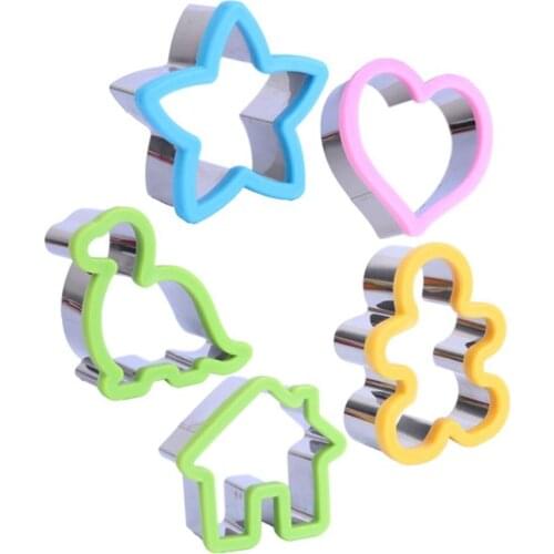 1PCS Random color Stainless Steel Sandwich Cutter Moulds Safe Cartoon Cookie Cutter Fruit Cutter Shape DIY Baking Kitchen Tools