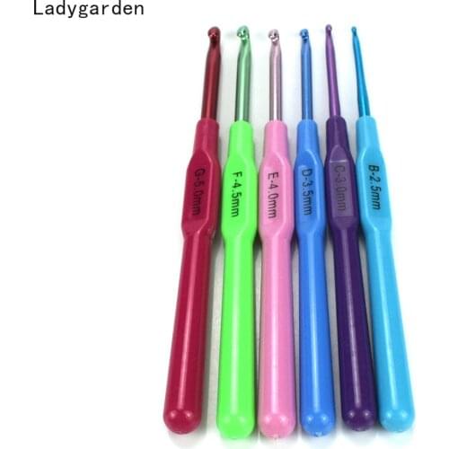 6PCS 2.5-5mm Plastic Handle Aluminum Crochet Needle Crochet Hooks Knitting Needles Weaving Tools Hook Crochet Knit Sewing Tools