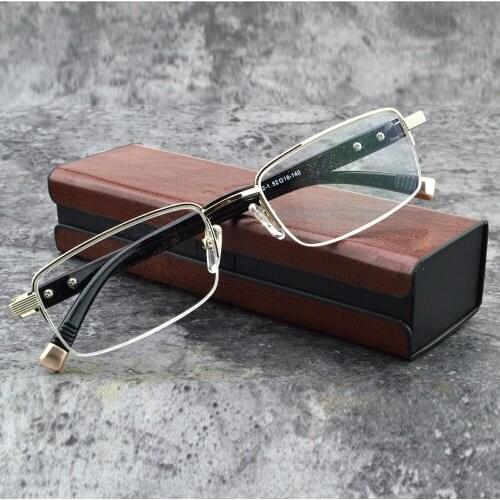 Titanium Alloy Business Reading Glasses +0.75 +1 +1.25 +1.5 +1.75 +2 +2.25 +2.5 +2.75 +3 +3.25 +3.5 +4 With Case in the Photo