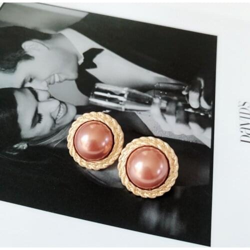 New Design Round Brown Elegant Pearl Stud Earring