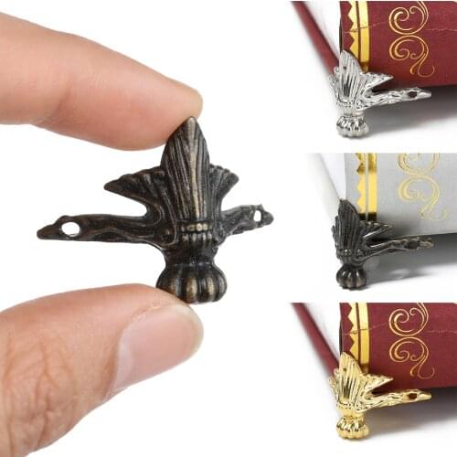 4PCS Vintage Corner Brackets Antique Bronze Corner Protector Triangle Embellishments Baby Protection Furniture Decor Accessories