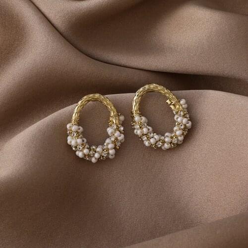 2021 New Arrival Stud Earrings Round Metal Women Classic French Sweet Retro Earrings Crystal Pearl Beads Circle Female Jewelry