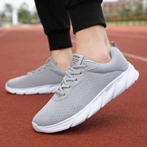 Casual sneaker Summer Breathable Light Weight Slip On Walking Shoes Outdoor new 2021 men