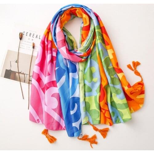 2020 New Ombre Flower Print Tassel Scarves And Shawls Floral Beach Scarf Wrap Hijab Free Shipping