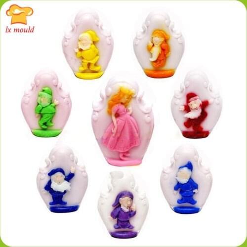 LXYY Snow White & Seven Dwarfs Silicone Molds 8 Hole Moulds Aromatherapy Plaster Candle Mold