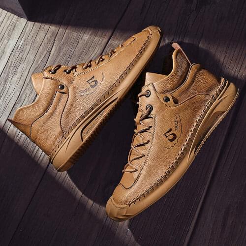 Light Soft Shoe Man Leather High Top Sneakers Men Lace Up Big Size Casual Shoes Male Fashion Popular Platform Brand Shoes New V2