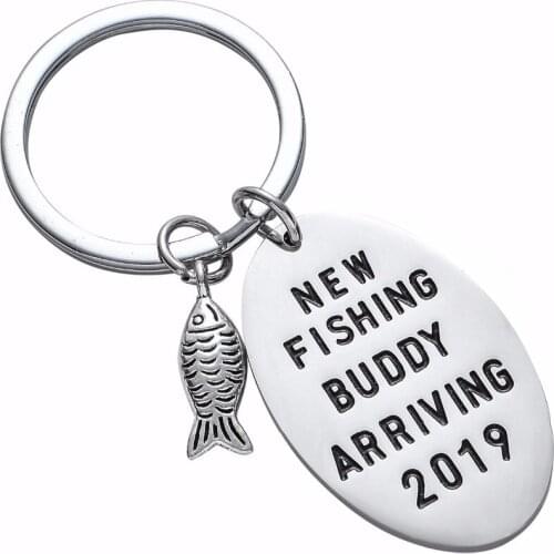 12PC/Lot Engraved New Fishing Buddy Arriving 2019 Fish Stainless Steel Keychain Gift For Dad Mens Grandpa Grandfather Keyring