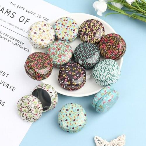 Mini Elegant Flower Tin Box DIY Candle Jar Balm Round Empty Iron Box Portable Lipstick Zipper Cream Storage Box
