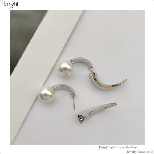 Women Metal Earrings European American Tide Creative Design Wind Before After Animal Minion Line Pearl Inlaid Brass Multi-wear