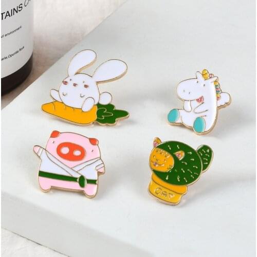 Cartoon Animal Rabbit Pig Horse Cat Lapel Pin Brooches Fashion Backpack Denim Jackets Enamel Pins Badge Kid Jewelry Cute Gift