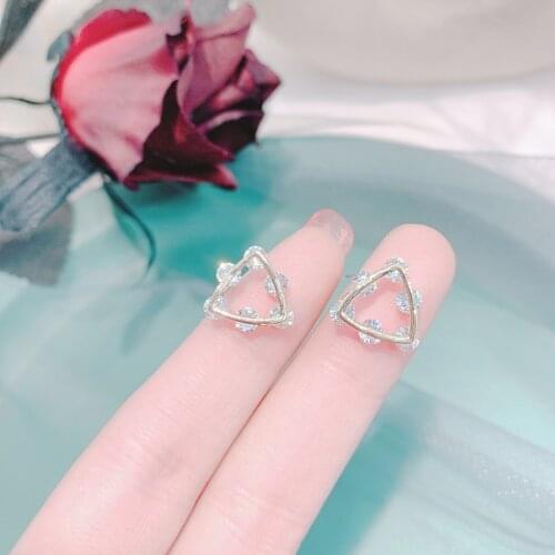 New Simple Triangle Shape Stud Earrings Trend Charm Girl Daily Matching Earrings Fashion Elegant Ladies Cocktail Party Jewelry