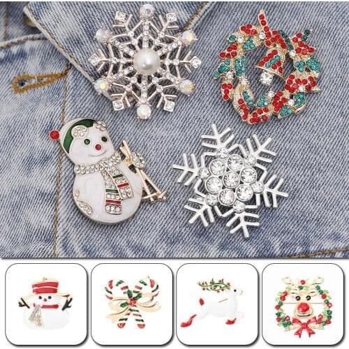 2022 Christmas Brooches Pins Fashion Enamel Tree Snowman Milu Deer Pin Scarf Clip Brooch Jewelry for Women Men New Year Gifts