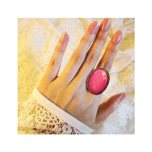 2021 Hot Sale European Vintage Pink White Color Big Opal Rhinestone Oval Wedding Bands Finger Rings for Women Girls Jewelry