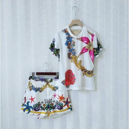 Summer 2021 New Designer womens pantsuit floral print T-shirts+High quality Shorts 2piece set C111