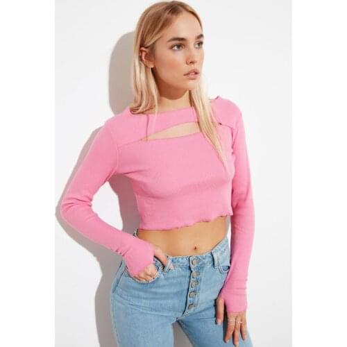 Pink Cut Out Detail Knitted Blouse TWOSS21BZ0042
